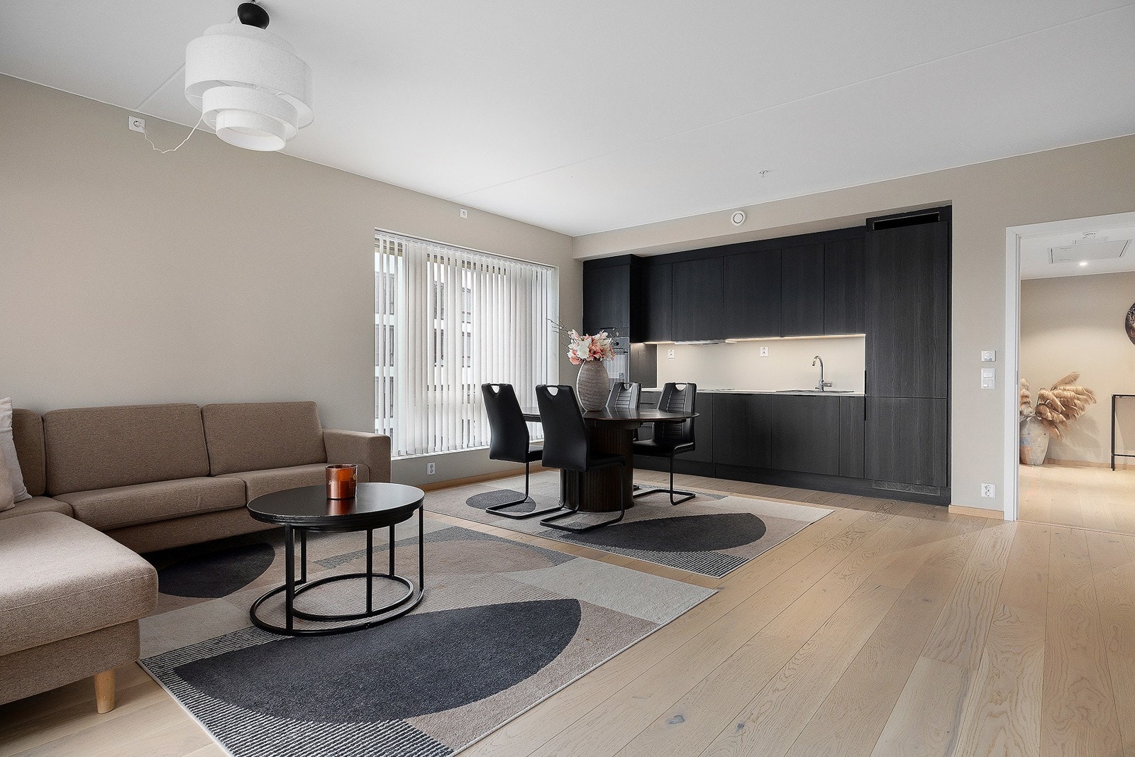 Dette er en tiltalende bolig med en svært sentral beliggenhet i Lørenskog. Galleribilde
