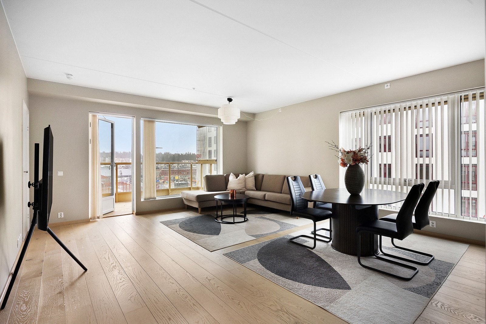 Catharina Malonæs ved OBOS Eiendomsmeglere har gleden av å presentere Idrettsgata 18! Foto:Junaid Hanif Galleribilde