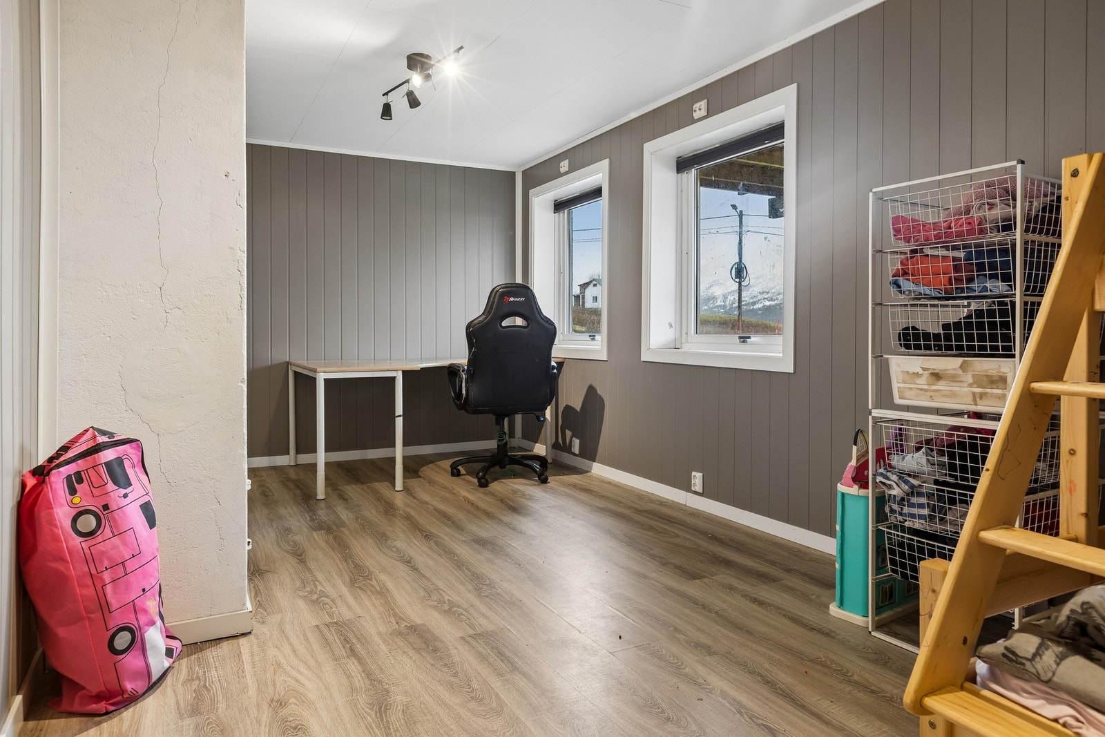 Soverom i underetasje. Galleribilde