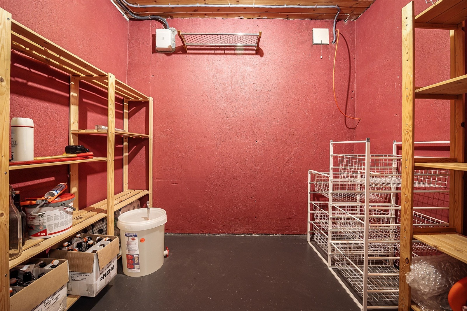 Bod i kjelleren Galleribilde