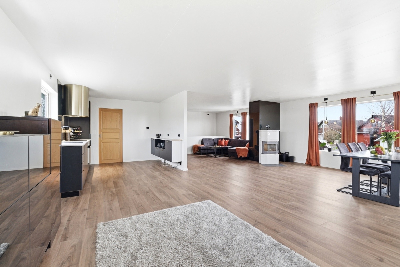 Stue og Kjøkken er oppusset i 2025. Galleribilde