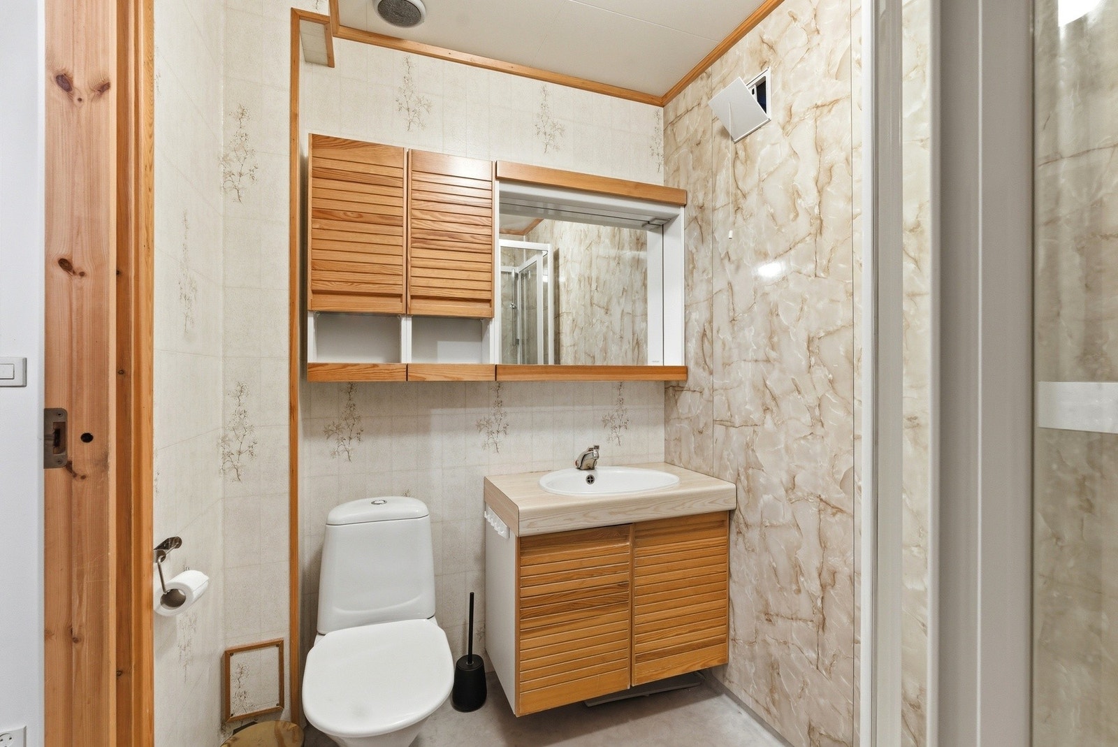 Badet har en enkel, men praktisk innredning. Galleribilde