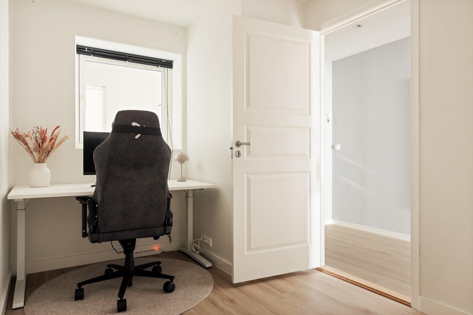 Soverom 2 kan enkelt innredes til gjesterom. Galleribilde