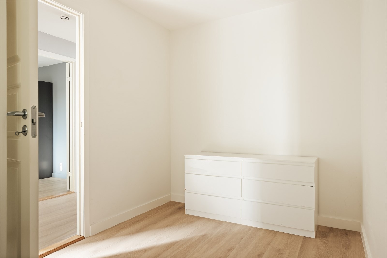 Det er plass til seng, garderobeskap o.l. Galleribilde