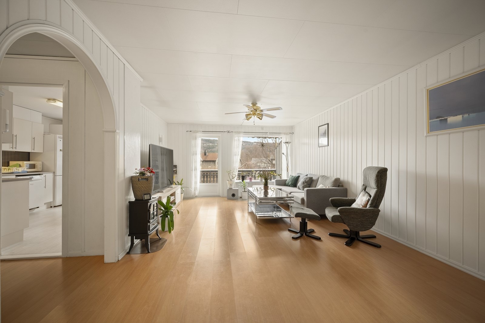 Stuen holder lyse og innbydende farger! Galleribilde