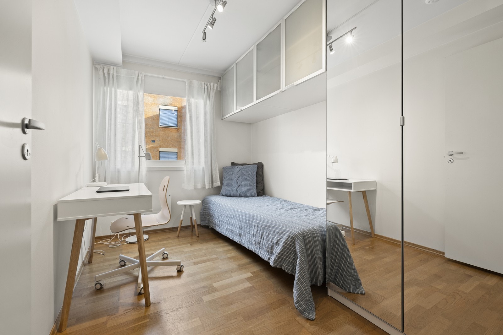 Det andre soverommet egner seg godt som barnerom, gjesterom eller kontor. Galleribilde