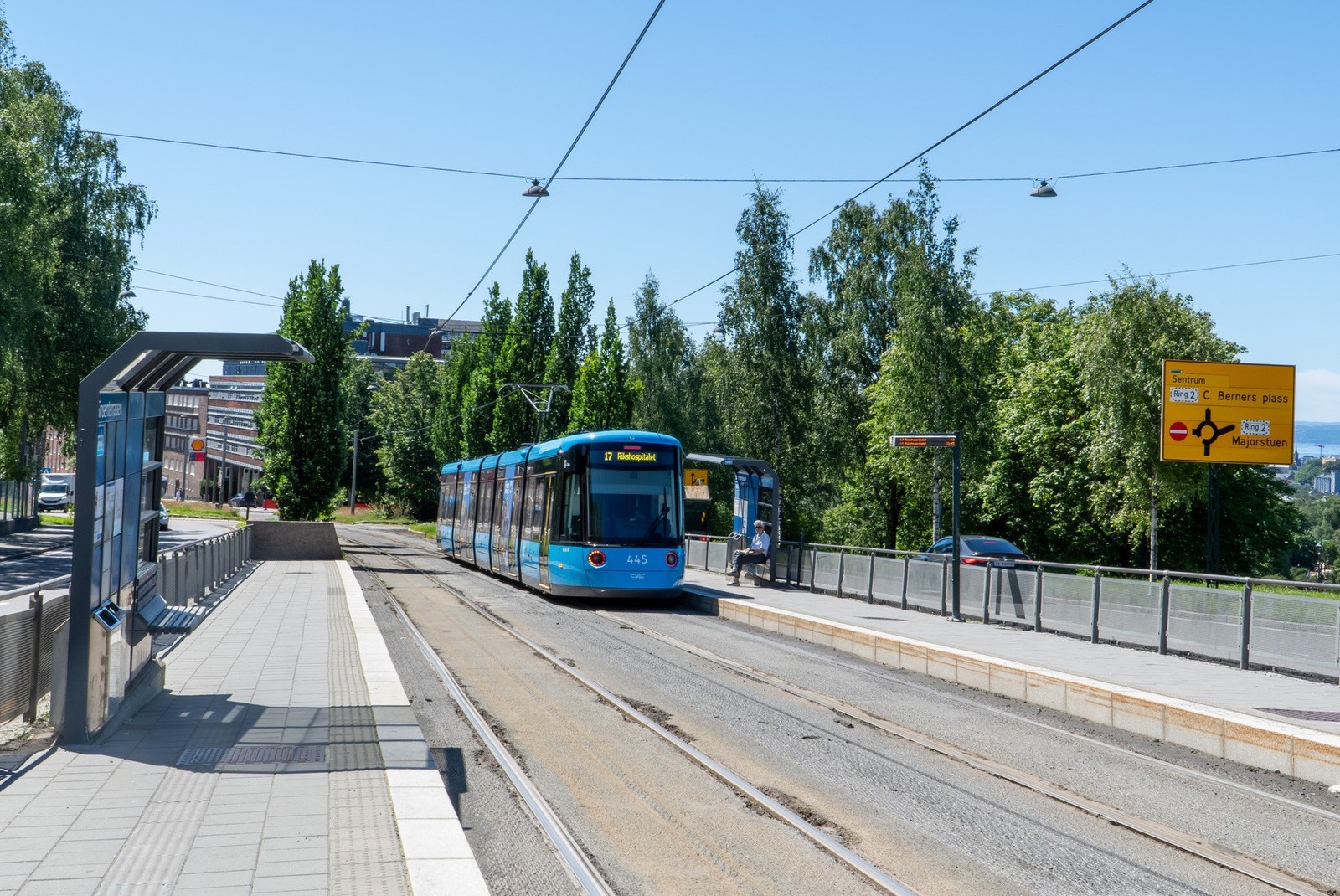 I nærområde har du enkel tilgang til off.kommunikasjon med trikk, t-bane og bussforbindelser. Galleribilde