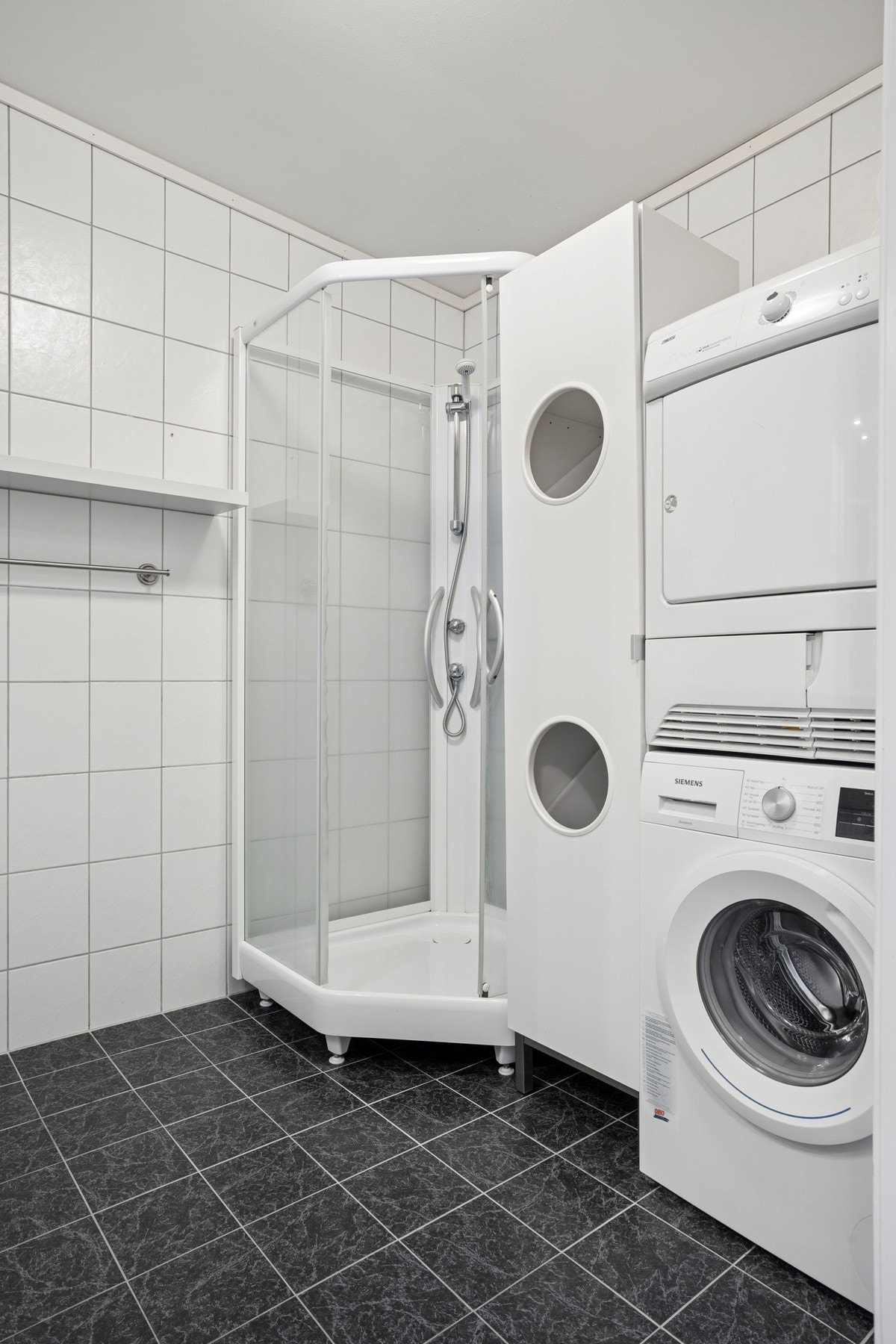 Flislagt bad med gulvvarme Galleribilde