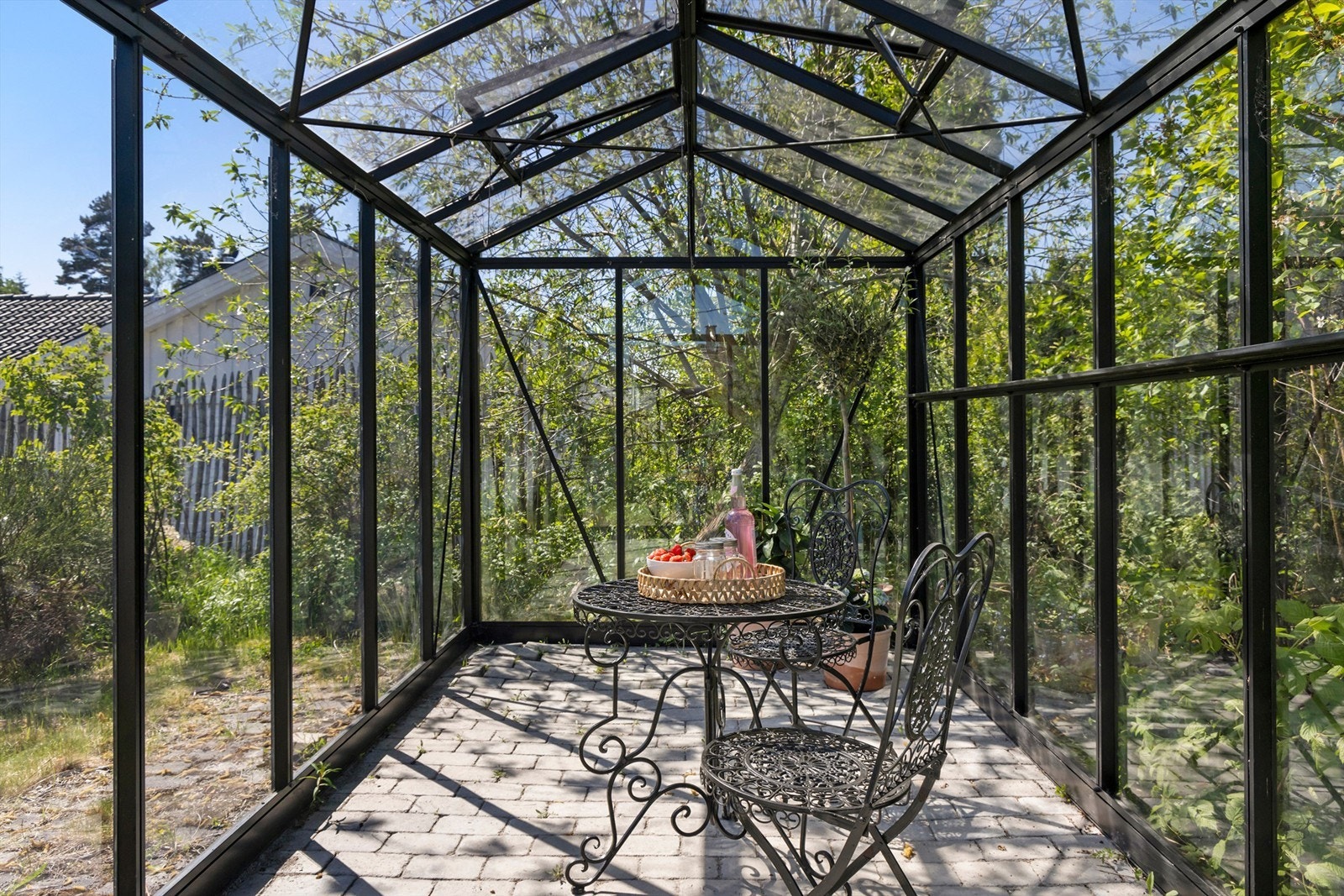 Her er det god plass til både å dyrke og til å bare sitte og nyte de flotte omgivelsene Galleribilde