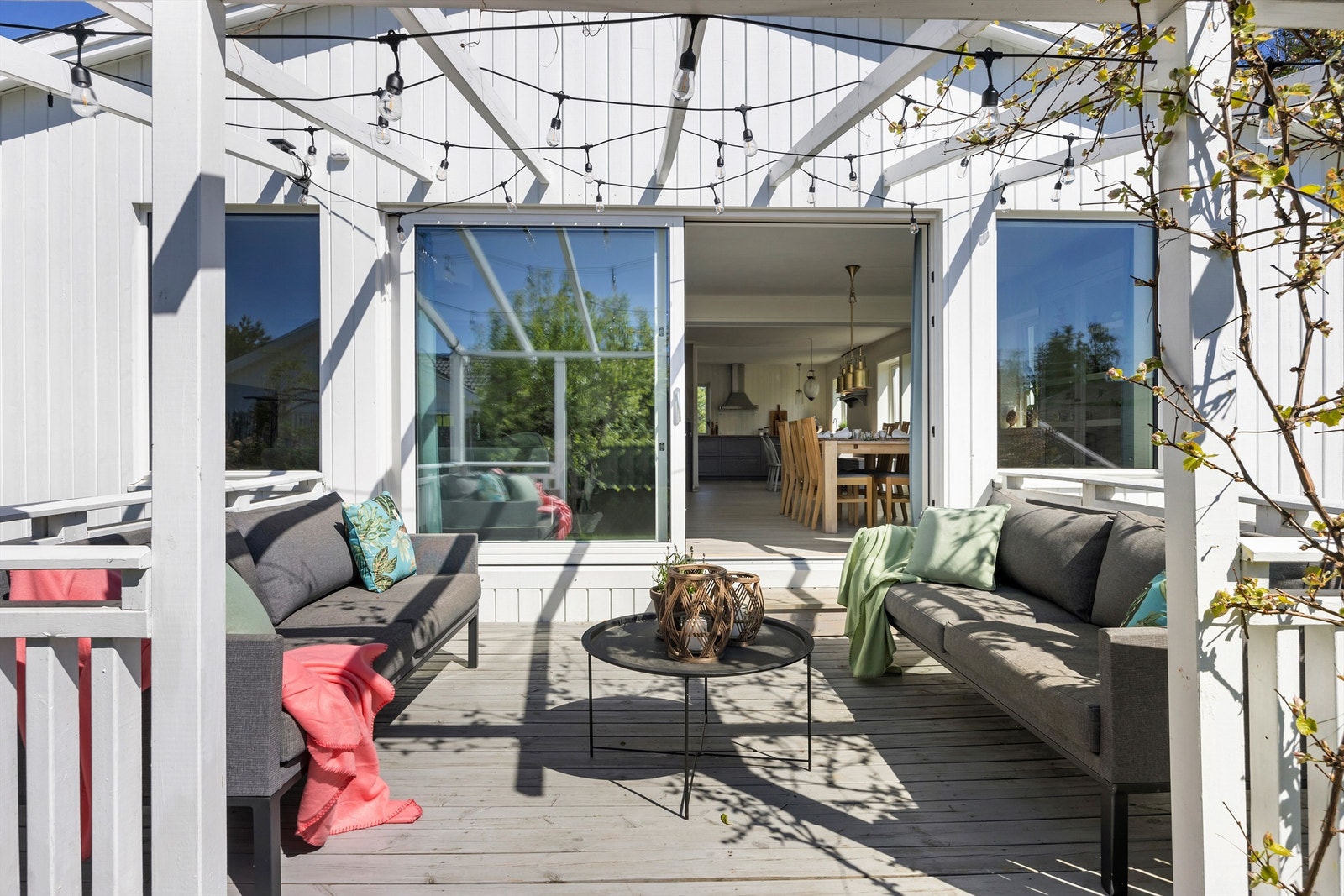 Terrassen har pergola Galleribilde