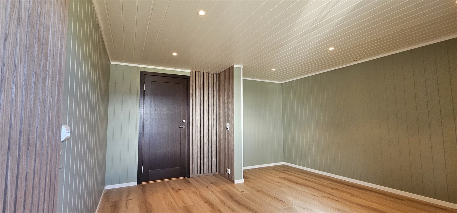 Etablert areal for garderobe. Galleribilde