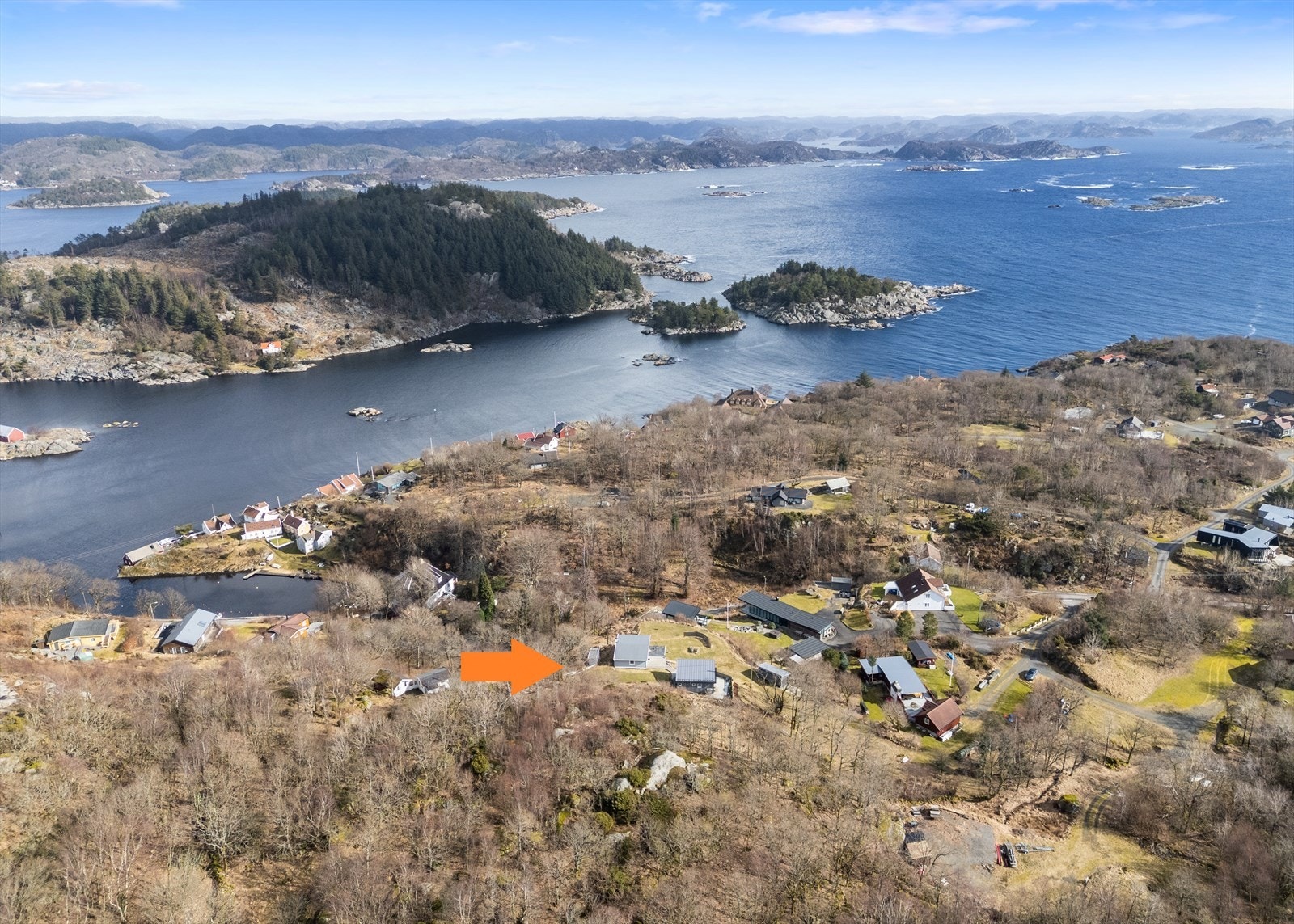 Fra eiendommen så har du panorama utsikt mot havet og området rundt Galleribilde