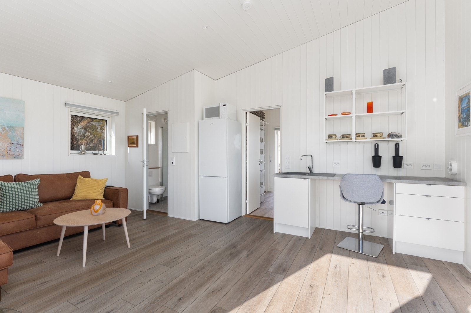 I annekset er det stue/soverom, 1 soverom og 2 bad. Galleribilde