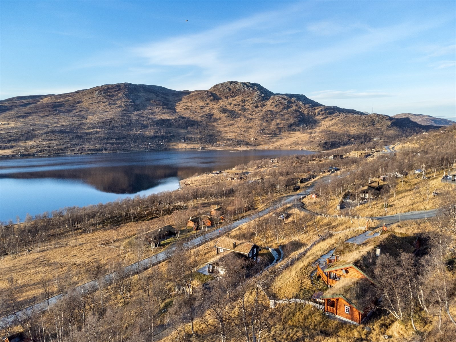 Fra hytta har man flott utsikt og et ypperlig utgangspunkt mot populære turmål i retning Gjevilvasshytta, som Bårdsfjellet, Blåhøa, Storhornet og Svarthøa. Galleribilde