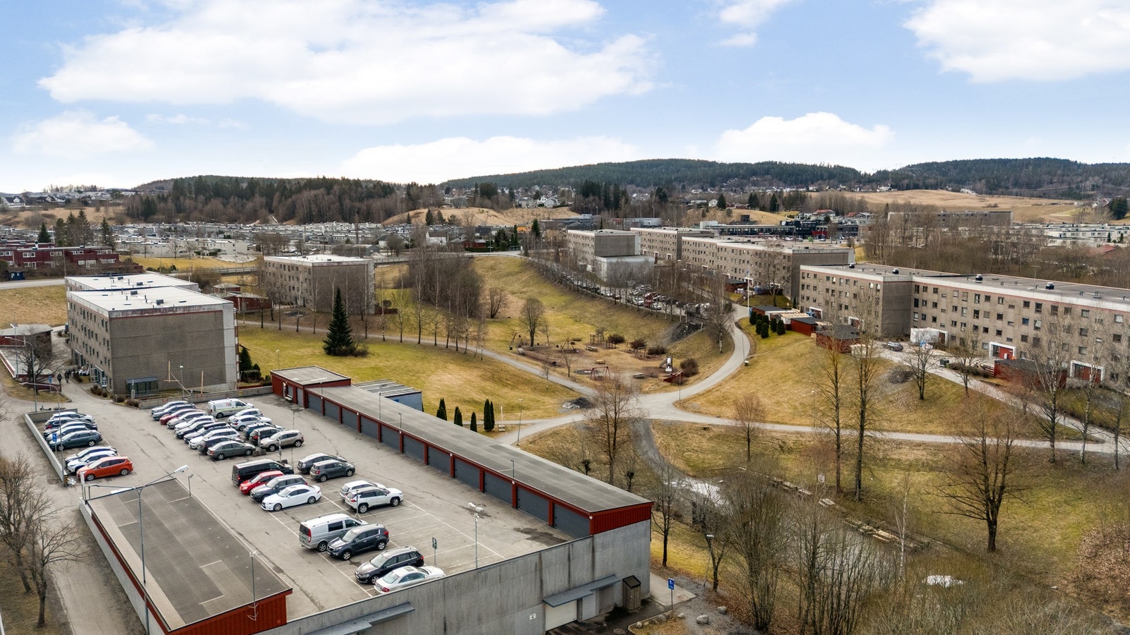 I borettslaget og området forøvrig er det store grøntområder Galleribilde