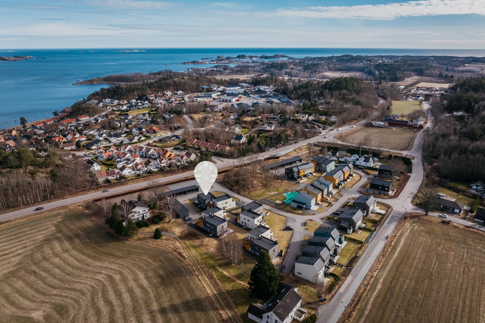 Beliggende i et rolig og familievennlig nabolag, kun 1,2 km fra populære Jordestranda. Galleribilde