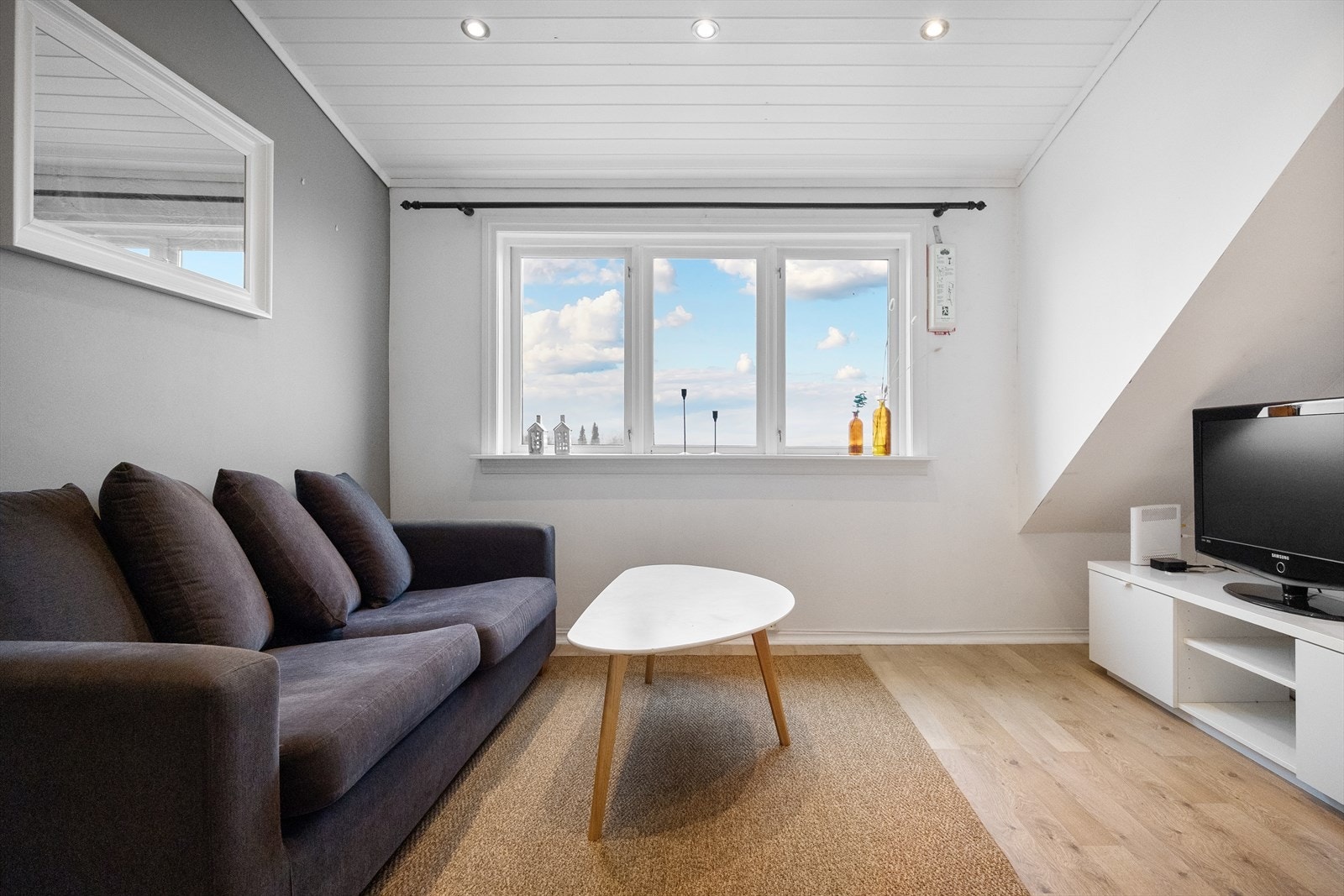 Velkommen til Vognstølen 33- presentert av Eiendomsmegler Norge v/Martin Høgøy Bjørkbom Galleribilde