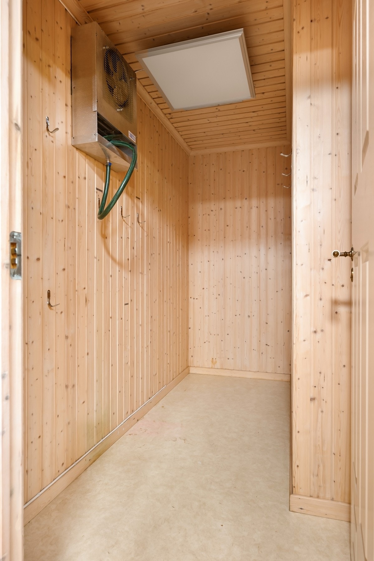 Kjølerom brukt som bod Galleribilde