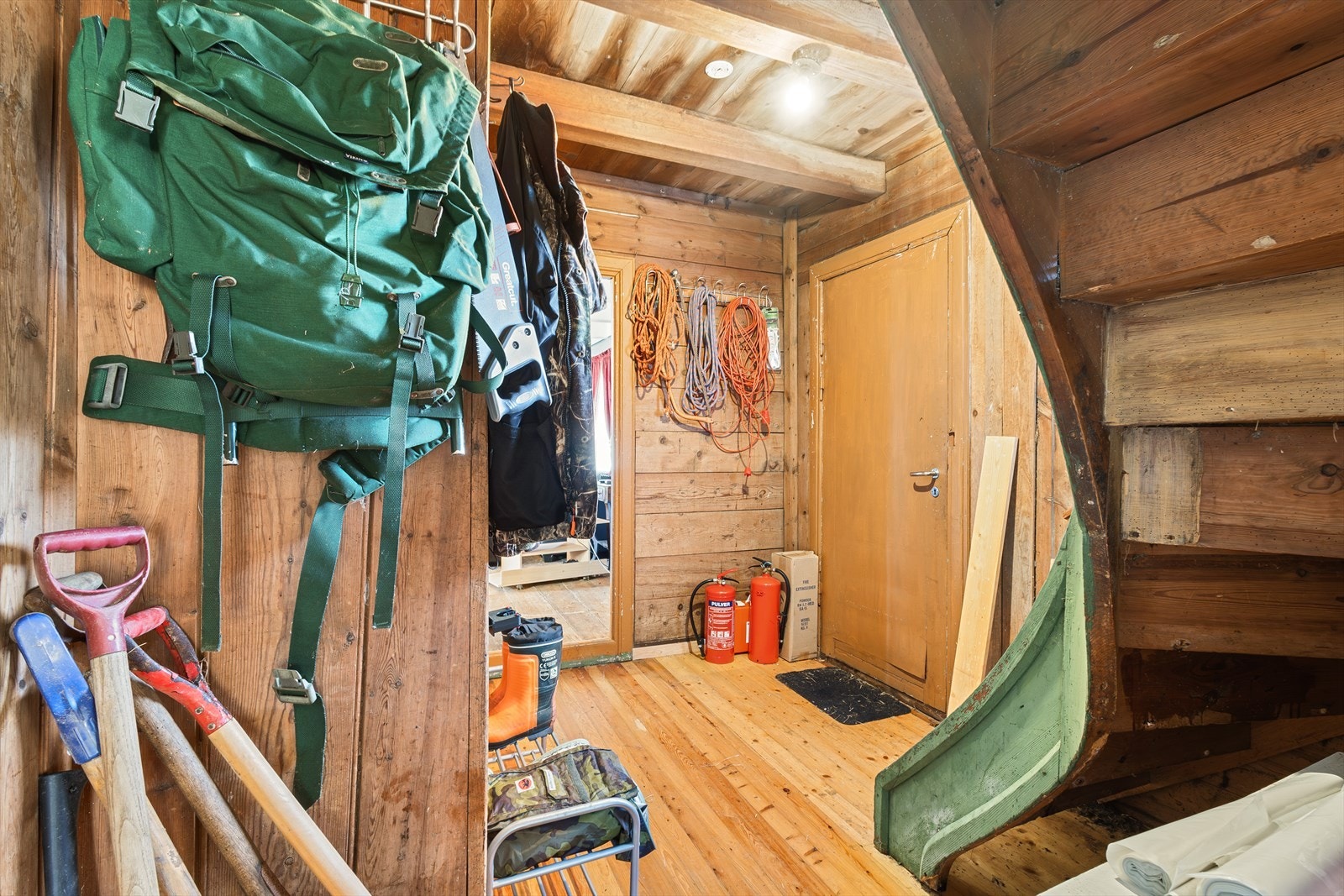 - Gode oppbevaringsmuligheter i entreen - Galleribilde