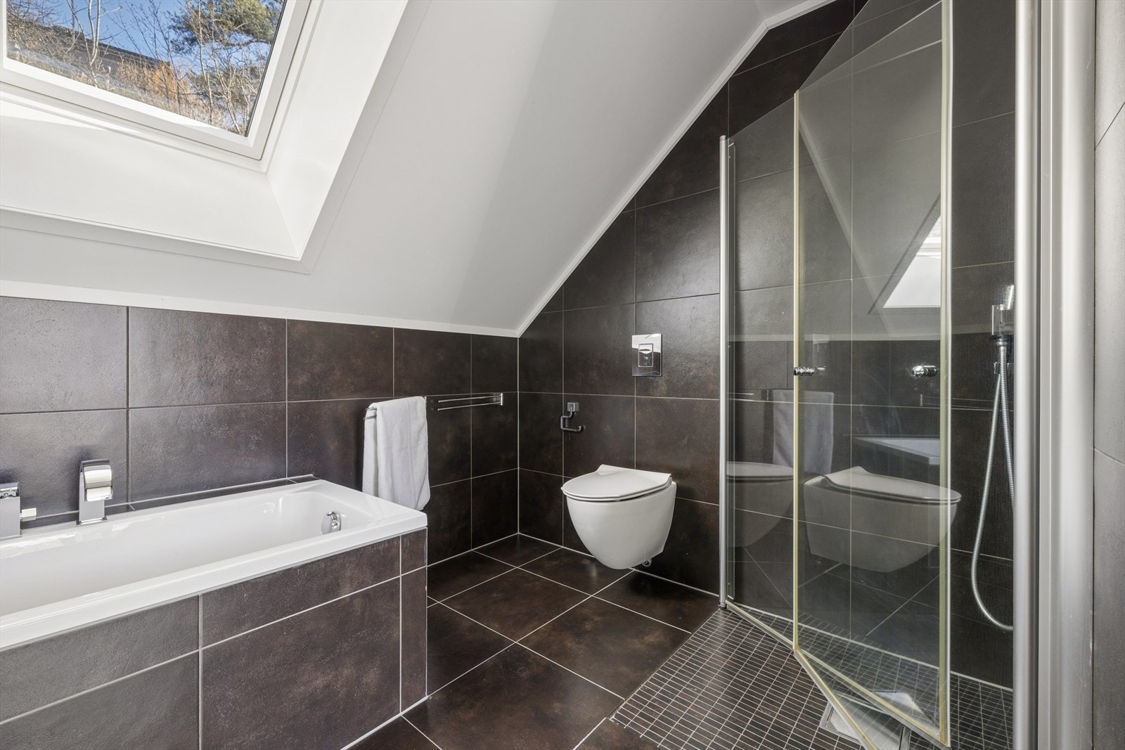 Baderom 2. etasje. Galleribilde