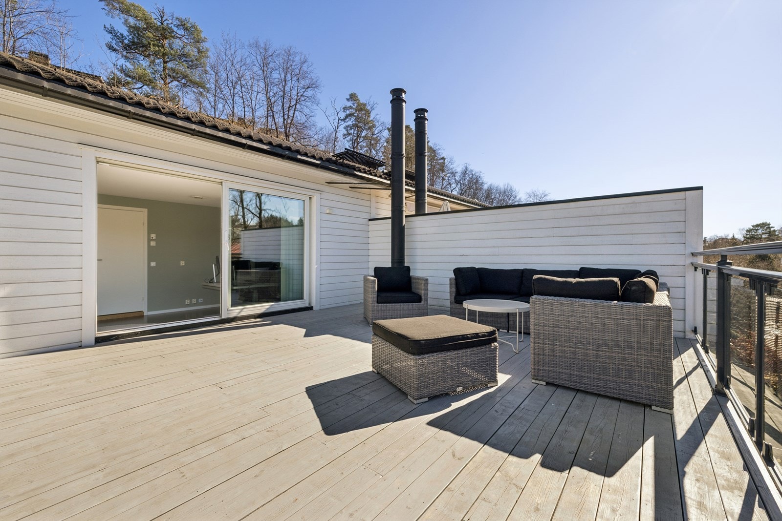 Takterrasse på 30 m2 hvor kveldsolen nytes. Galleribilde