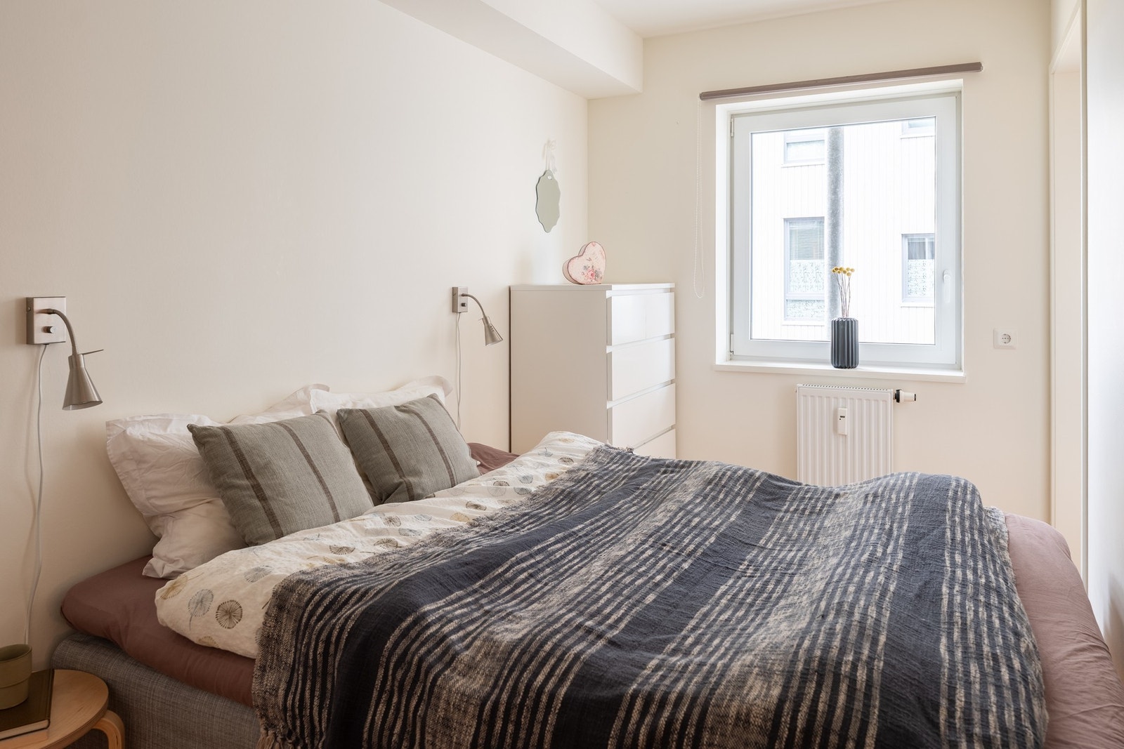 Soverommet ligger ved stua og er på 9,5 kvm. Galleribilde