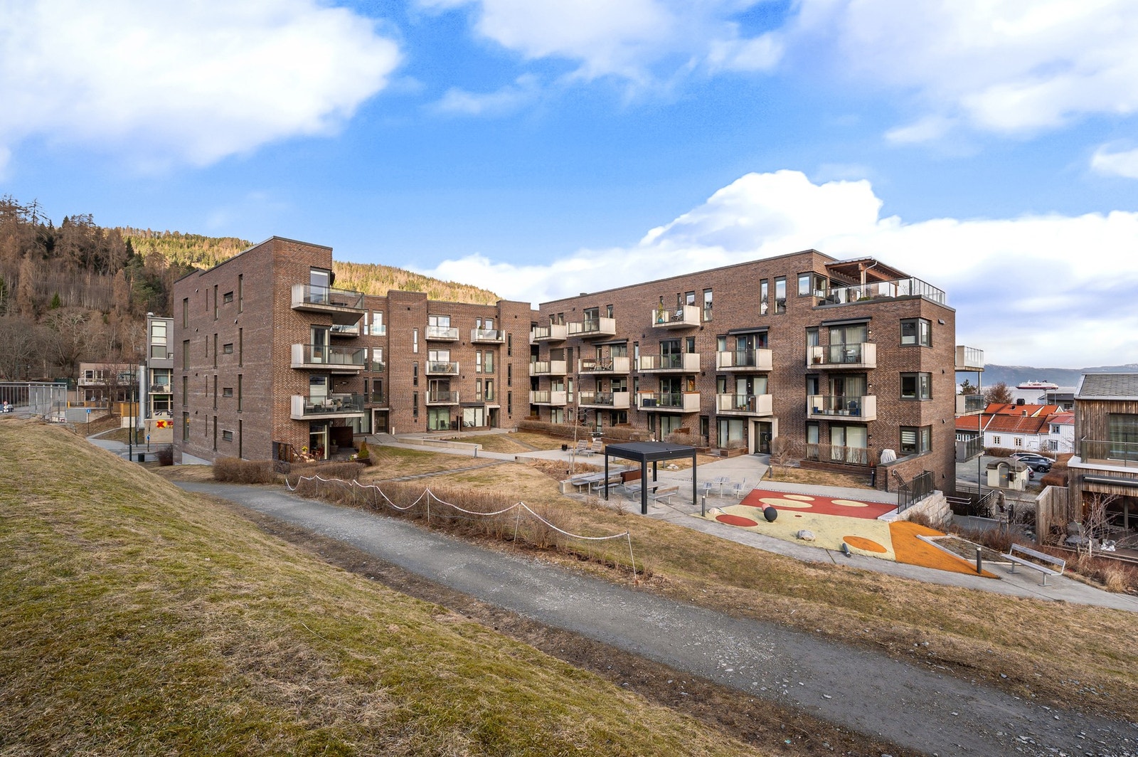 Seksjonen er en del av et veldrevet sameie med god økonomi. Galleribilde