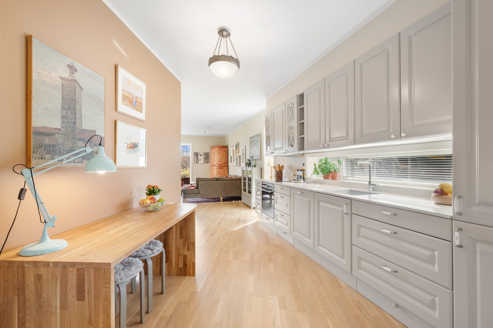 Hele leiligheten er for øvrig tilkoblet et balansert ventilasjonsanlegg. Galleribilde