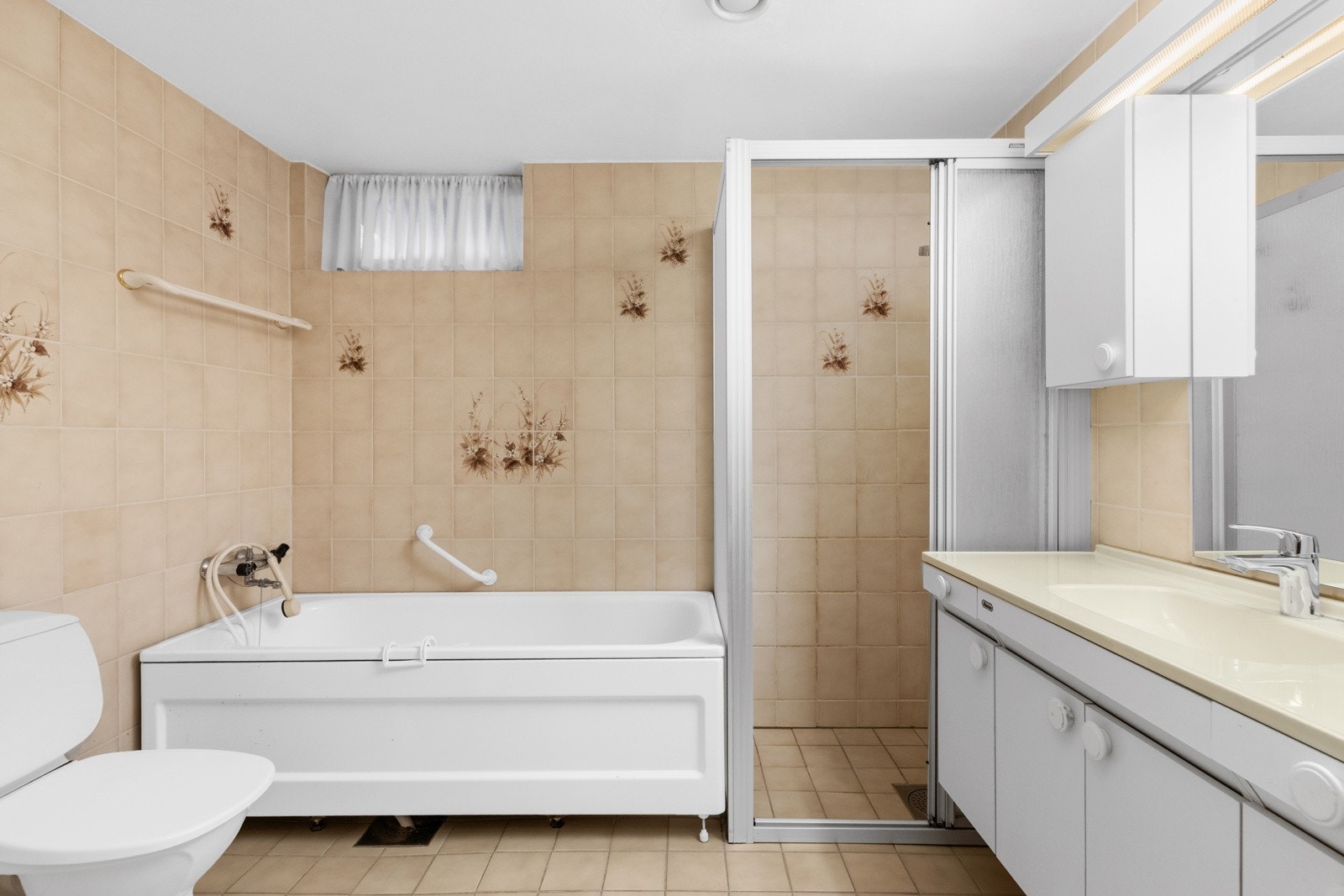 Bad i utleiedel. Galleribilde