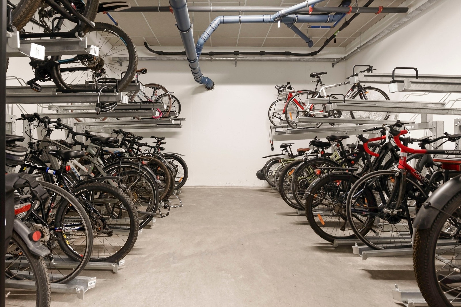 Om du heller liker å sykle er det felles sykkelparkering i kjelleren. Galleribilde