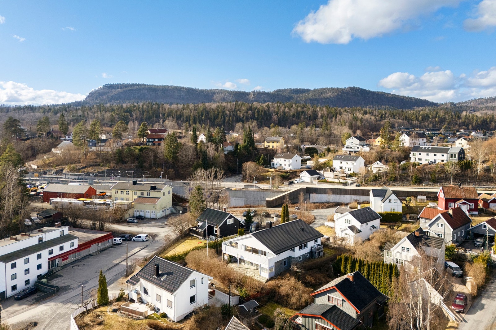 Avløs T-banestasjon ligger kun 4 minutters gange fra boligen Galleribilde