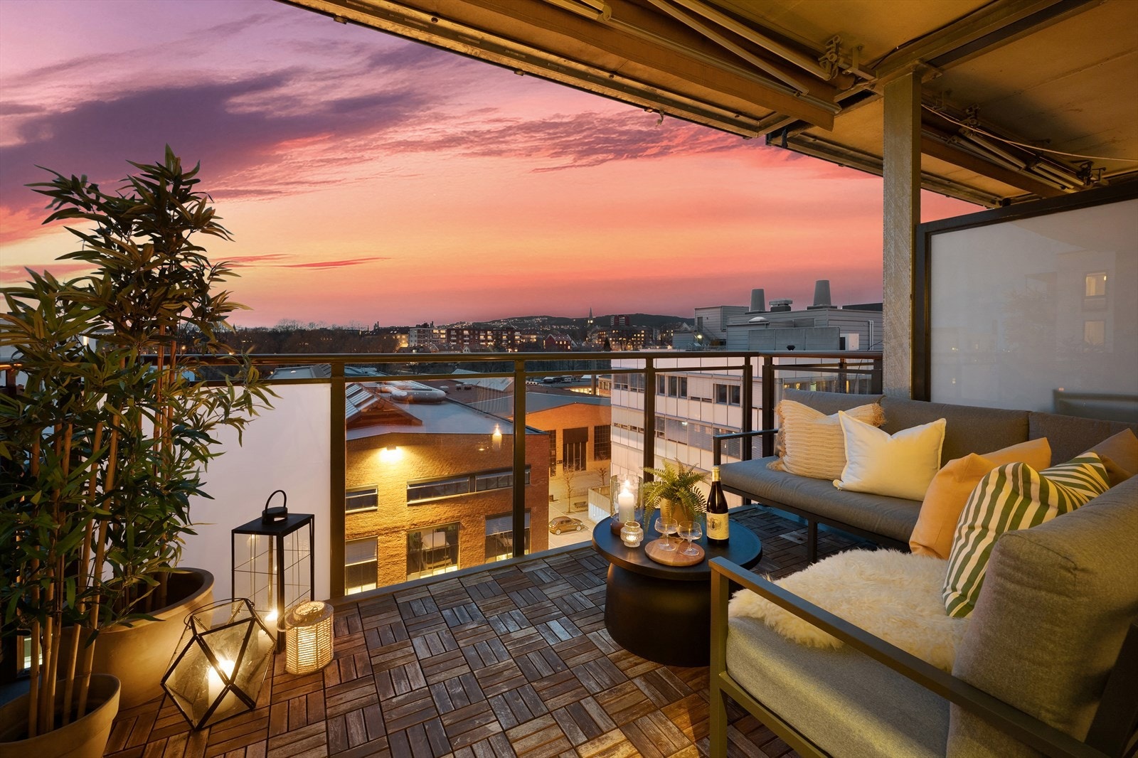 Her kan sene sommerkvelder nytes med venner og familie med noe godt på grillen, mens man skuer utover den upåklagelige utsikten Galleribilde