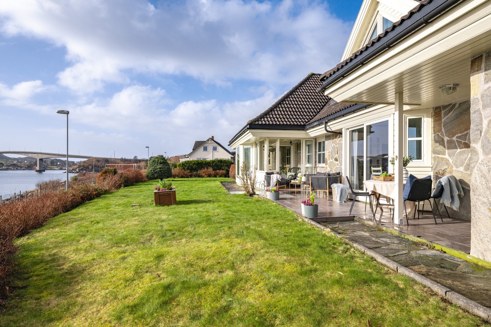 En super plen som gir rom for lek og aktiviteter for både barn og voksne. Galleribilde