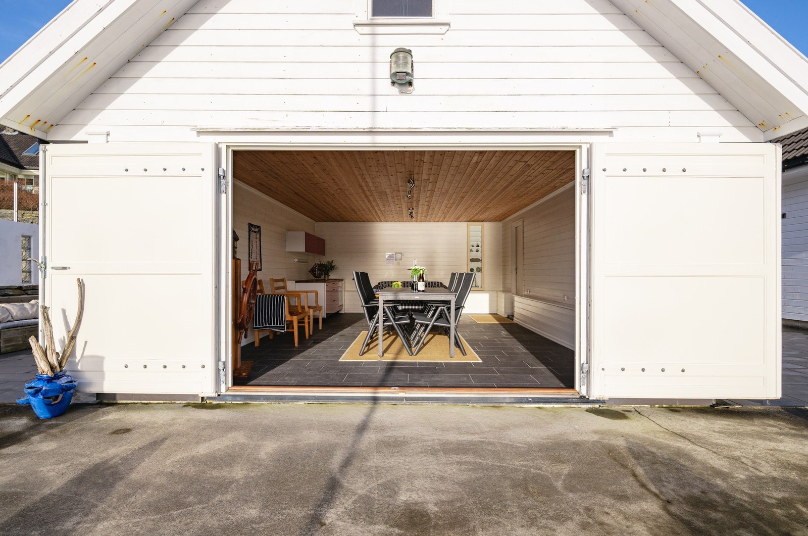 Isolert naust, her kan du invitere til fest! Galleribilde