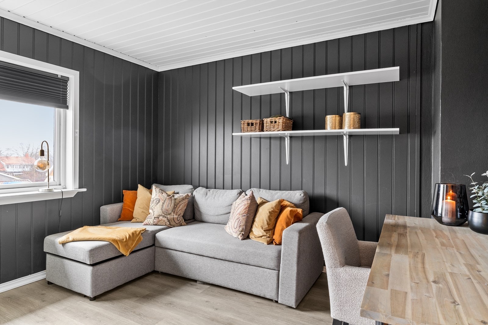 Soverom nr 2 passer perfekt som barnerom, kontor eller hobbyrom. Galleribilde