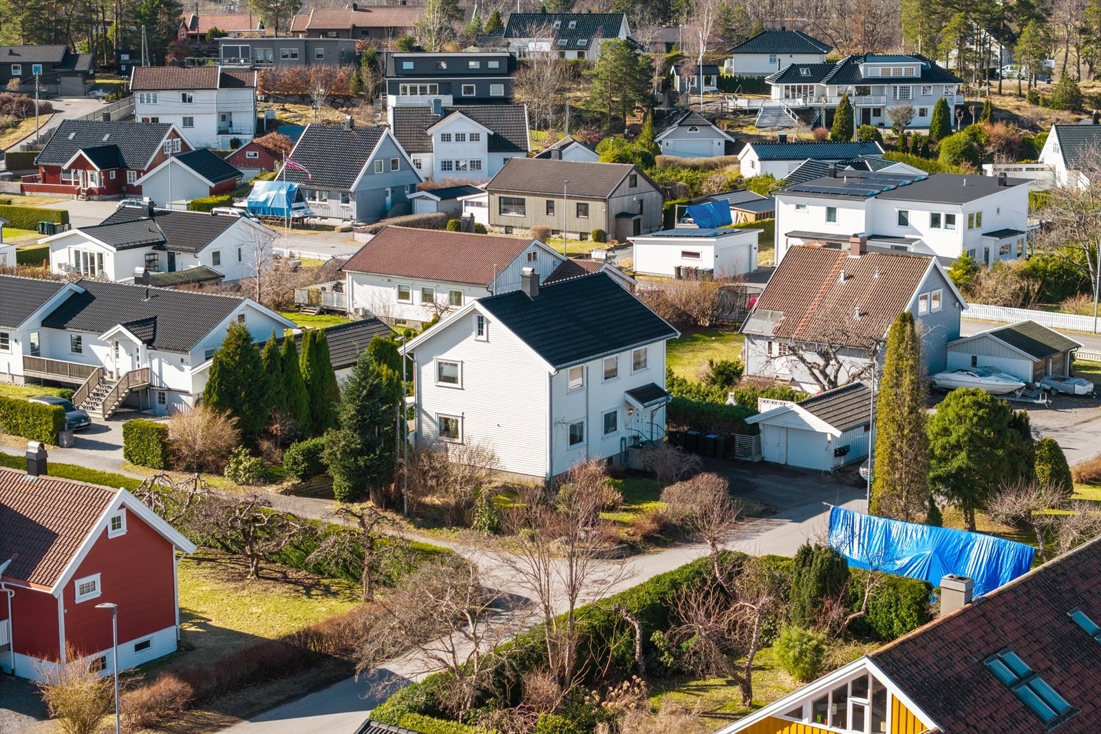 Eiendommen ligger ideelt til med nærhet til både barnehager og skoler på alle trinn. Galleribilde
