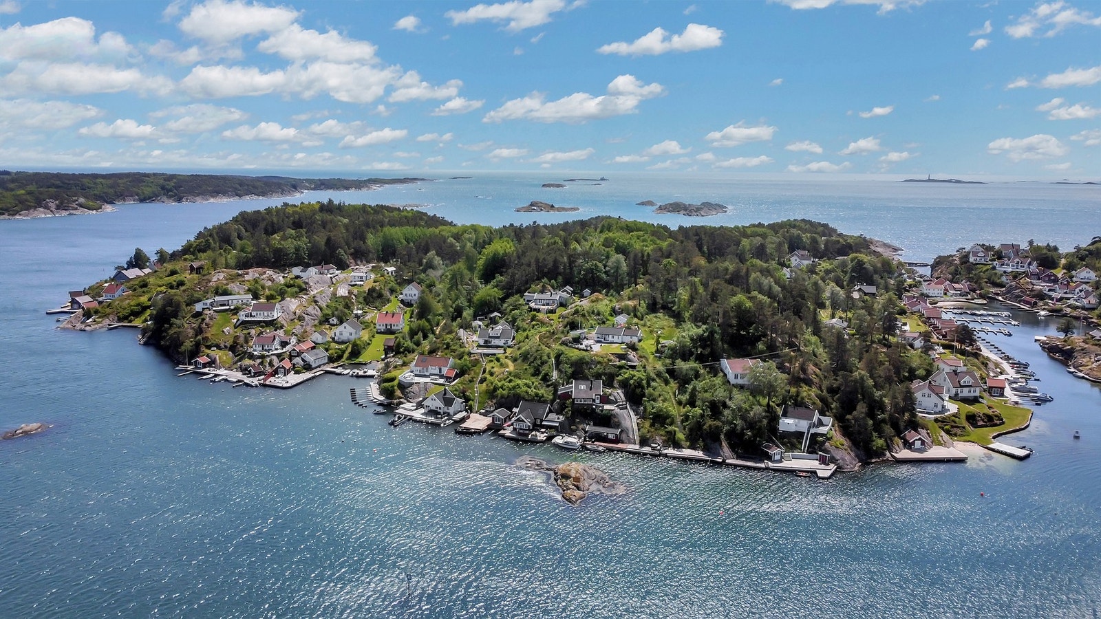 Dronebilder over del av Herøya Galleribilde