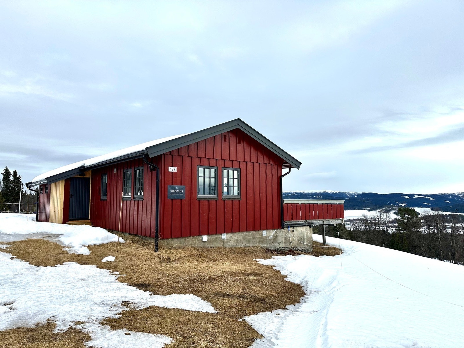 Fritidsboligen er oppført i 2000, og har i senere tid blitt oppgradert og modernisert. Galleribilde