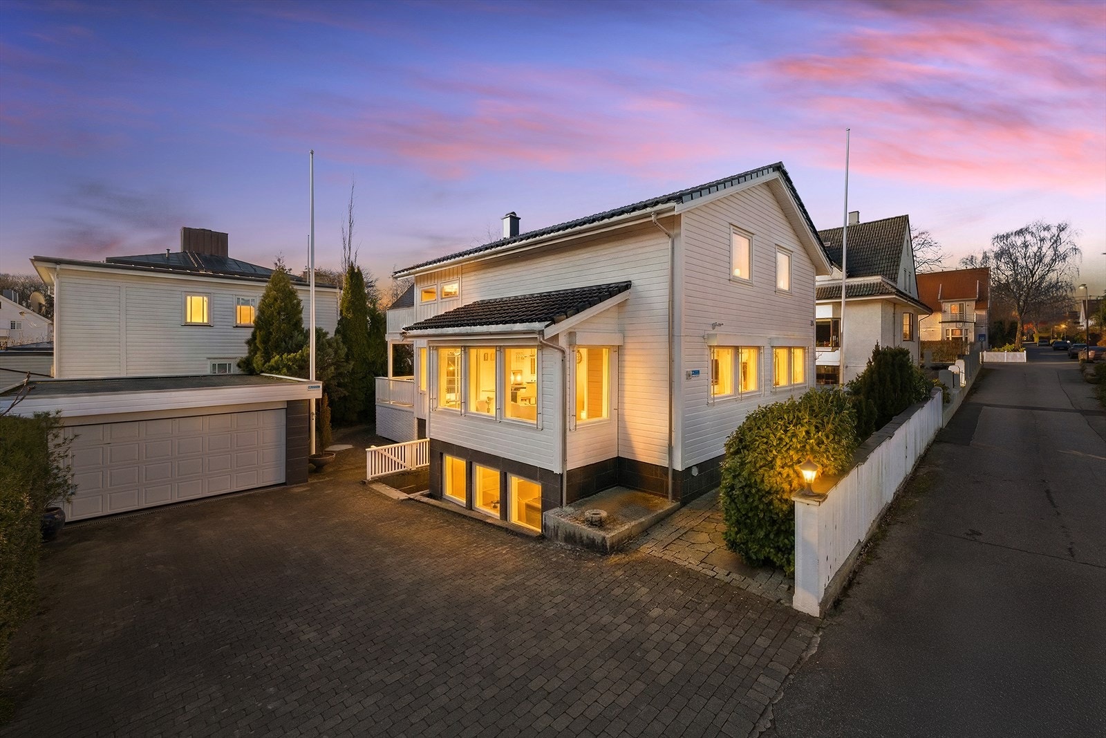 EiendomsMegler1 v/Sjur Svihus har gleden av å presentere denne meget attraktive eneboligen i Tordenskjoldsgt 56. Huset er fra 2006 og er på 321 kvm. Dobbel garasje Galleribilde