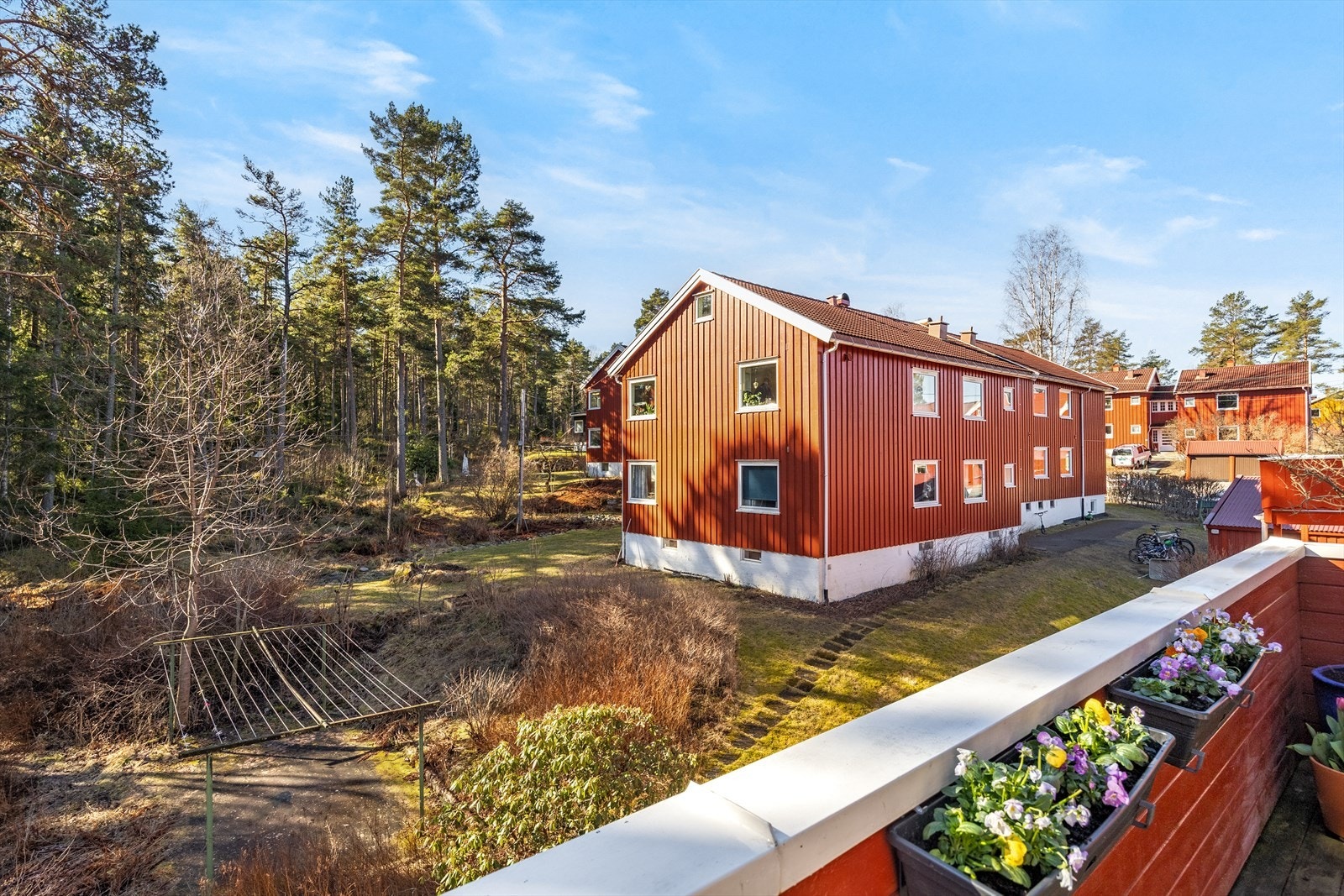 Felleshagen er skjermet fra vei og er et flott sted for barna å leke trygt. Galleribilde