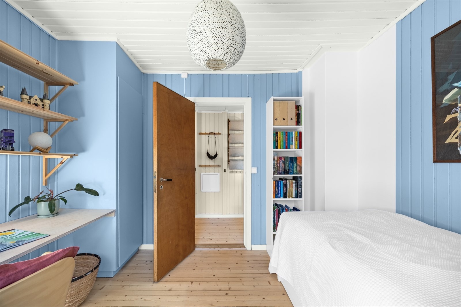 Også her er gulvet slipt og overflatene nylig behandlet. Galleribilde