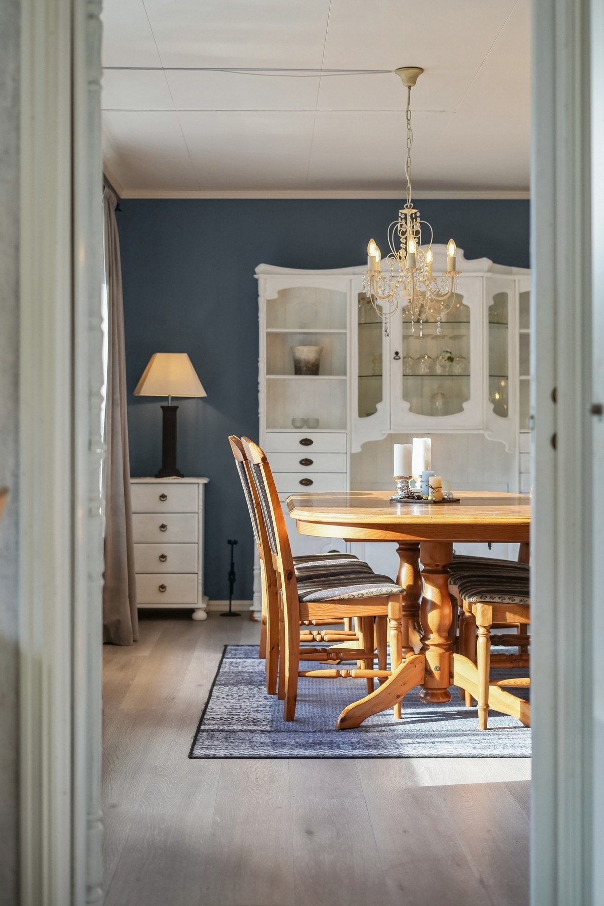 Husk og ordne med finansiering til visning. Galleribilde