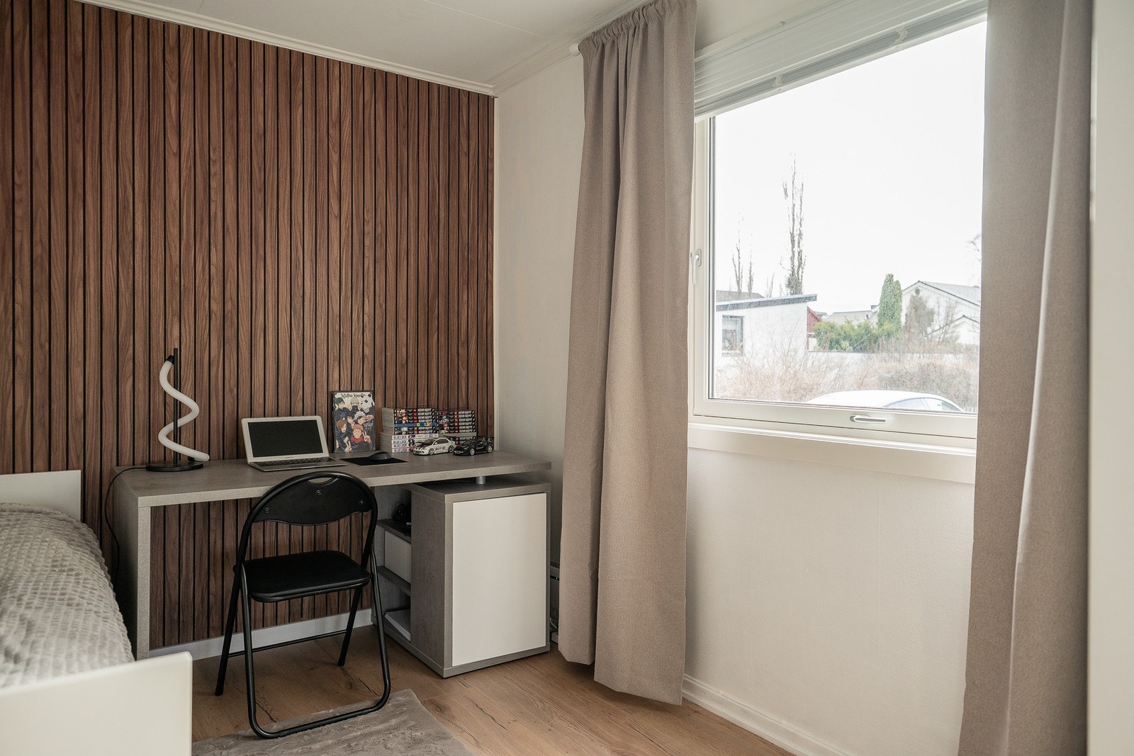 Boligen har 4 soverom med gode størrelser, fordelt med ett på hovedplan og tre på loftet. Galleribilde