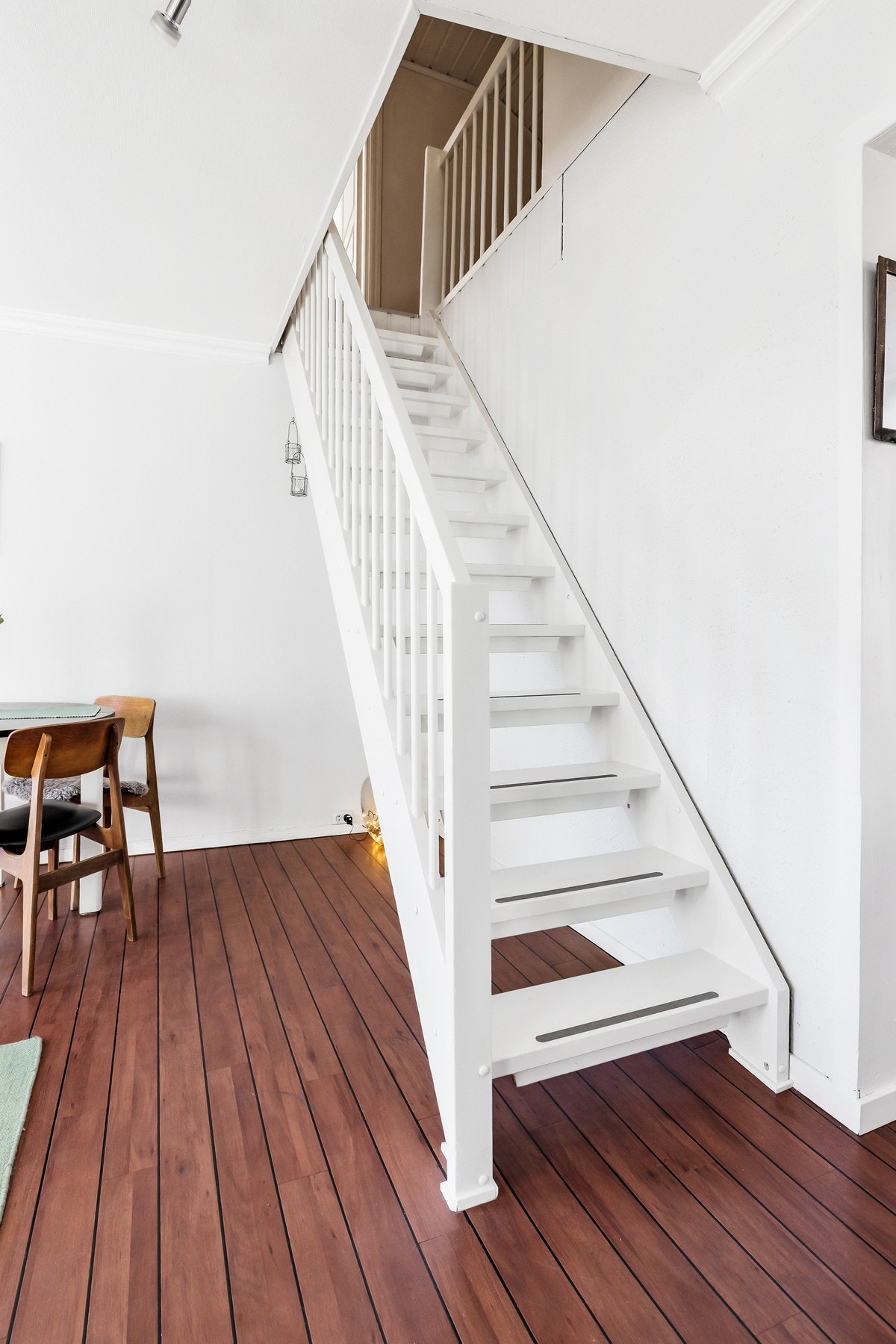 Adkomst til 2.etg fra trapp i stue. Galleribilde