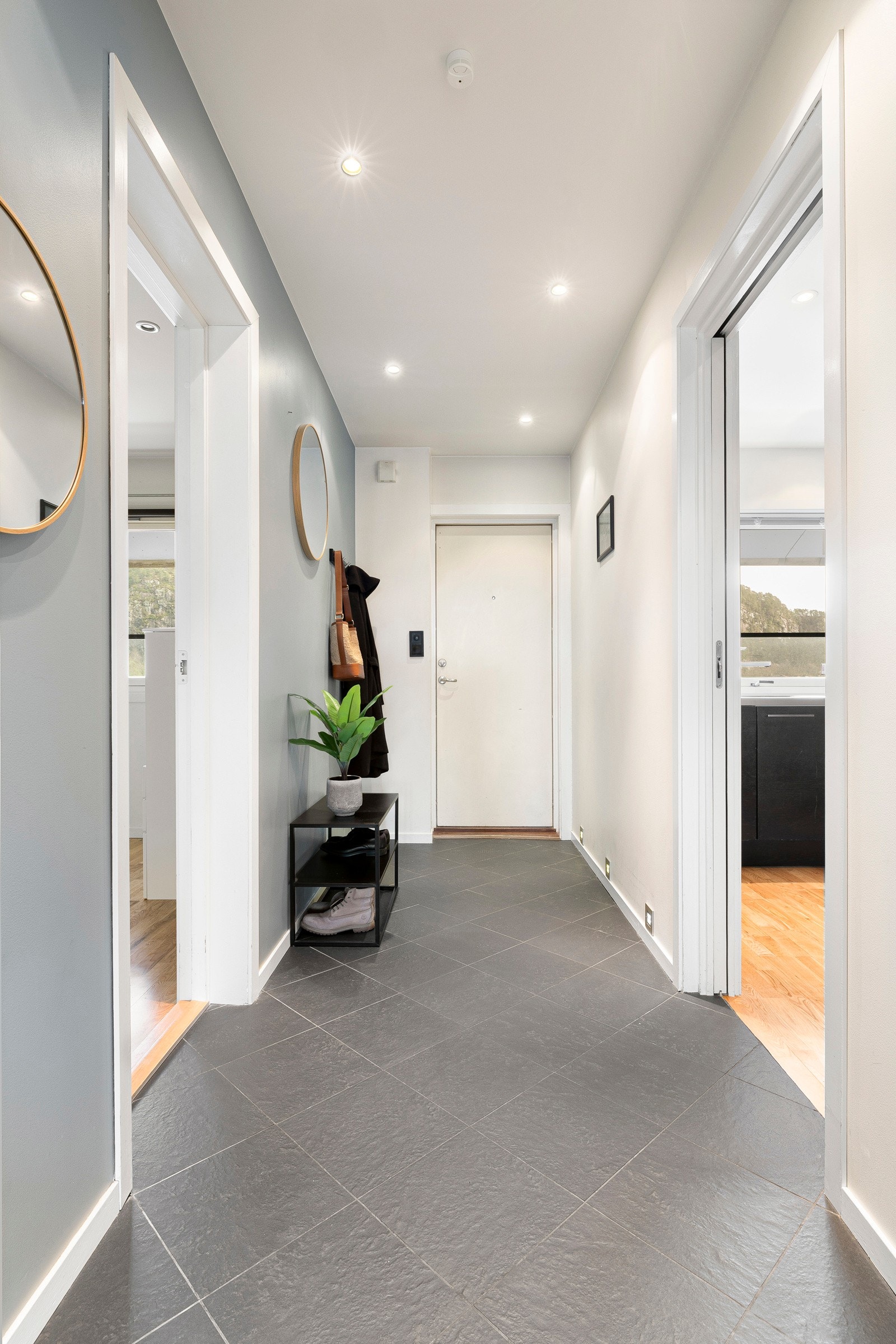 Videre til bad og soverommene --> Galleribilde