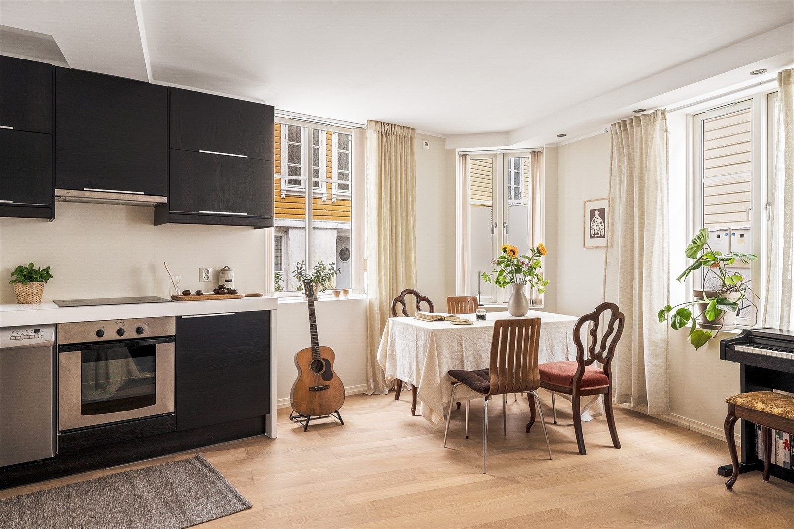 I stuen er det også mulighet til å innrede med egen spisestue. Galleribilde