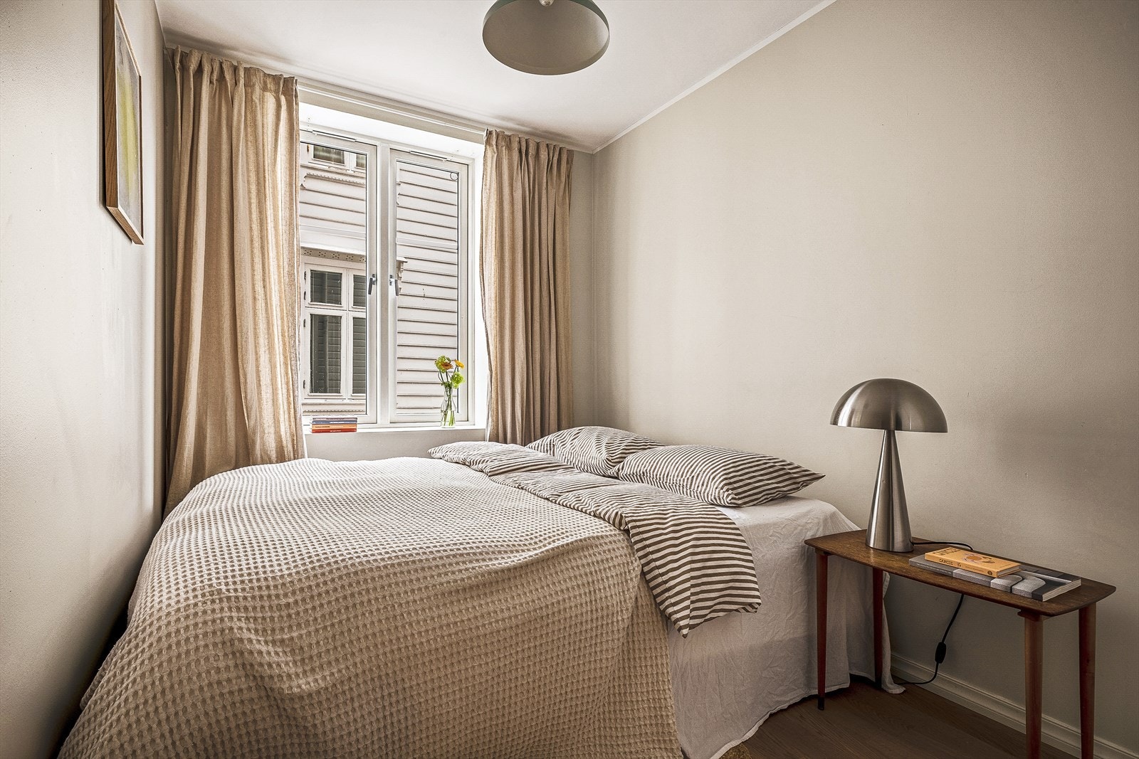 Videre har vi hovedsoverommet. Galleribilde