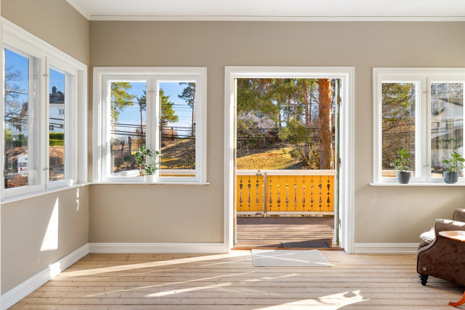 Boligen er på hele 279 kvm og har en innholdsrik planløsning, med et godt utgangspunkt for å skape et drømmehjem. Galleribilde