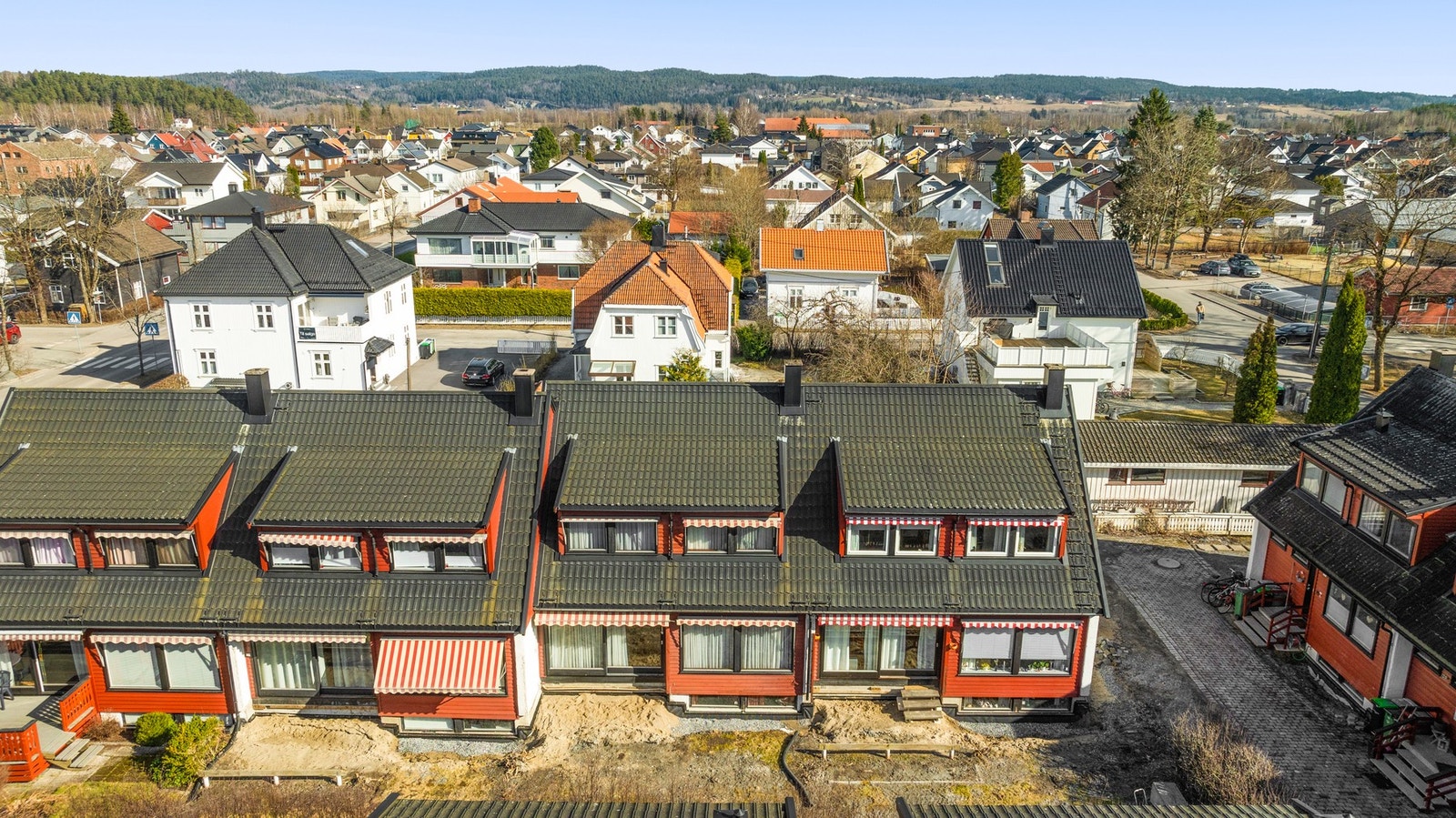 Her bor du midt i Lillestrøm med kort vei til byliv, servicetilbud og gode kollektivforbindelser. Galleribilde