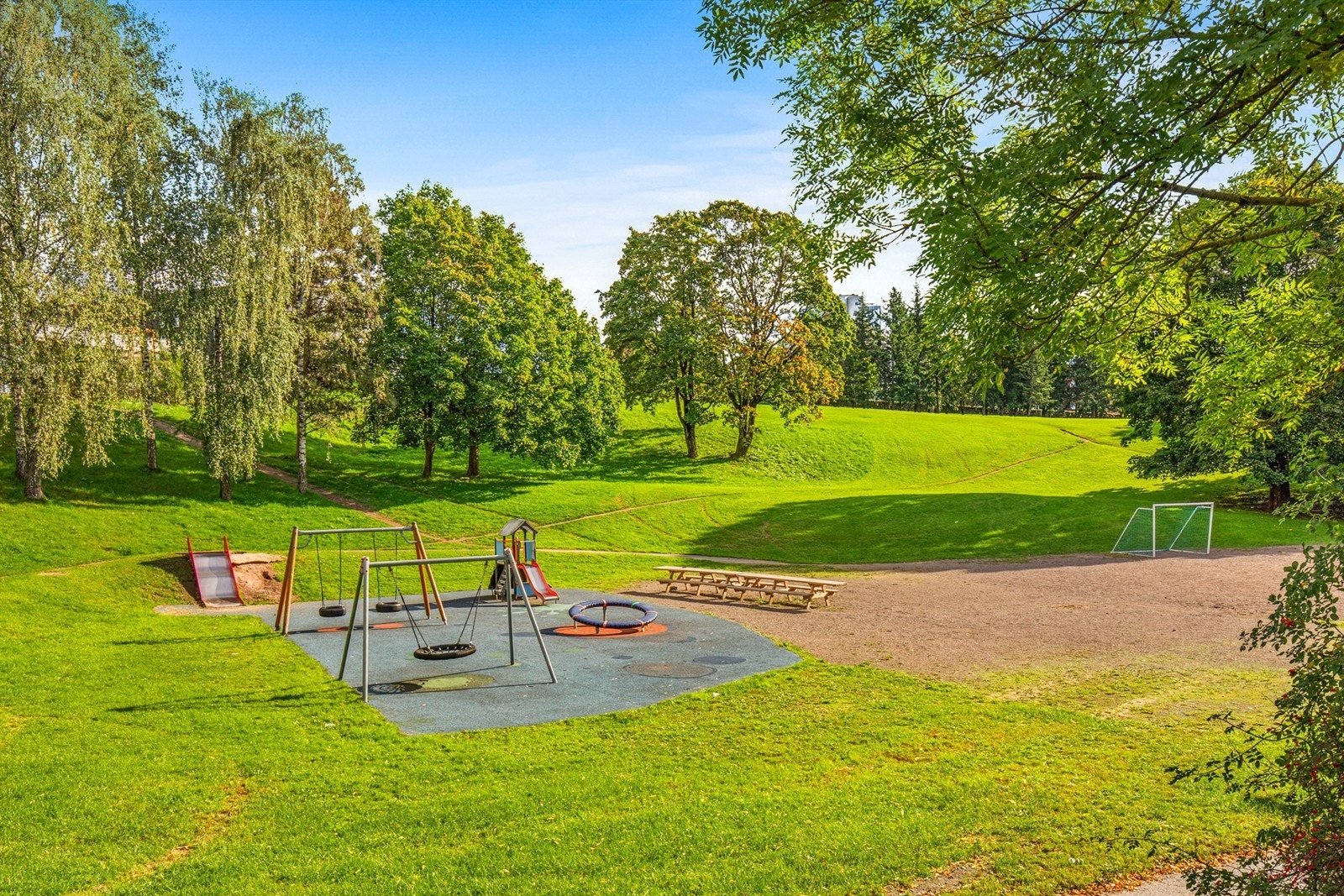 Det er flere parker i umiddelbar nærhet, som Torshovparken og Torshovdalen. Galleribilde